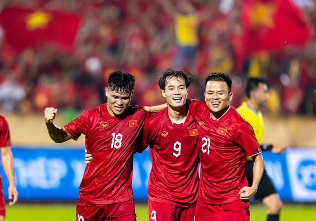 Đội tuyển Việt Nam giữ vững tốp 15 châu Á sau bảng xếp hạng FIFA tháng 9 - Ảnh 1.