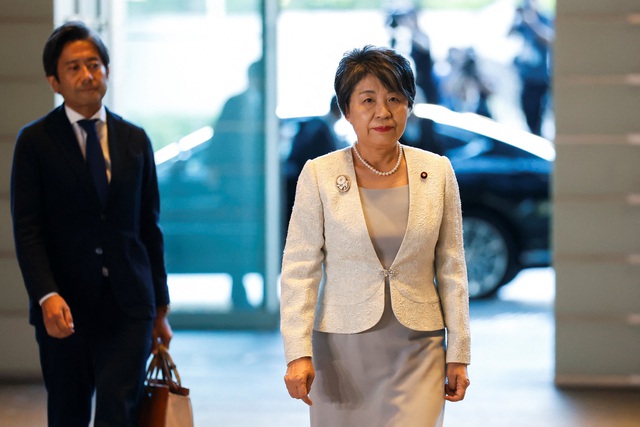 Nhật Bản cải tổ nội các, lập kỷ lục về số lượng nữ bộ trưởng - Ảnh 1.