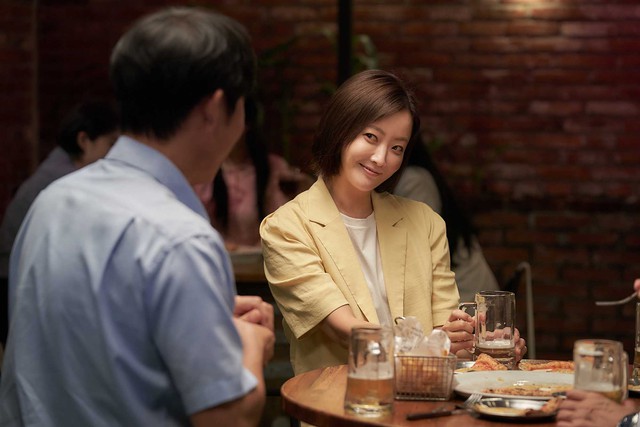 ‘Nhân duyên tiền đình’ và màn tái xuất duyên dáng của Kim Hee Sun  - Ảnh 5.