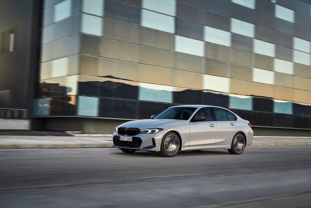 BMW 3 Series nhận nhiều ưu đãi về giá bán từ THACO AUTO
