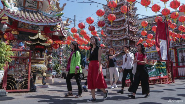 Thái Lan chính thức miễn visa cho khách Trung Quốc - Ảnh 1.