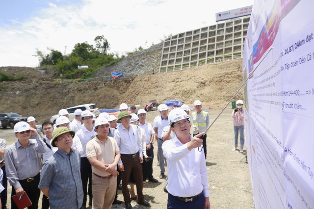 Gói thầu XL01, cao tốc Bắc - Nam qua Phú Yên: Chậm bàn giao mặt bằng  - Ảnh 1.