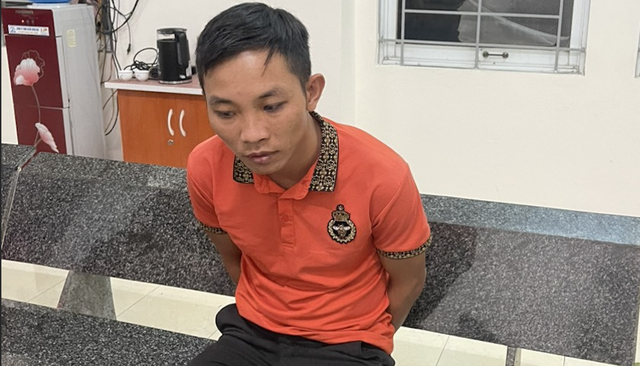 Phú Yên: CSGT Công an tỉnh Phú Yên bắt giữ bị can lừa đảo bị truy nã - Ảnh 1.