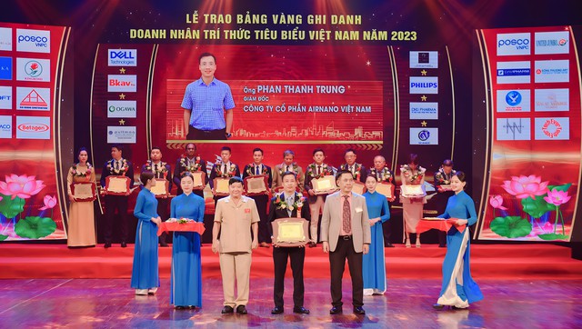 CEO Airnano Việt Nam nhận giải thưởng doanh nhân Vàng Việt Nam 2023 - Ảnh 1.
