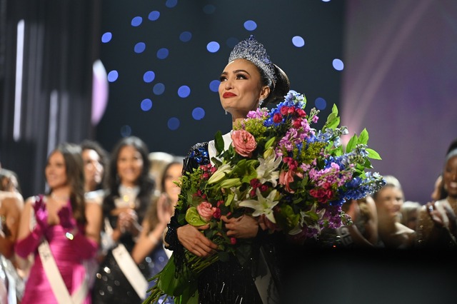 Miss Universe gây tranh cãi khi không giới hạn độ tuổi dự thi - Ảnh 1.