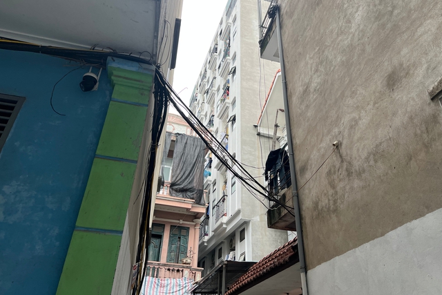 Nhan nhản chung cư mini trong 'hang cùng ngõ hẻm' ở nội thành Hà Nội - Ảnh 2.