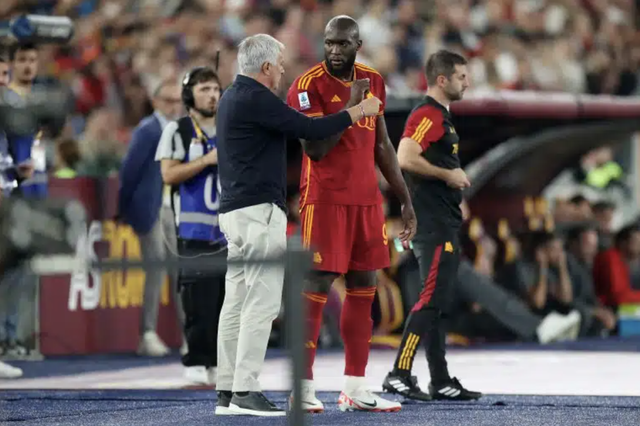 Lukaku mang tin vui cho HLV Mourinho - Ảnh 1.