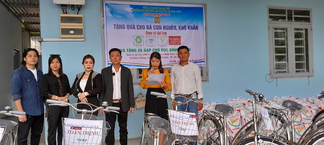 Công ty Kim Tài Phúc tổ chức chương trình 'Vì người nghèo' tại huyện Cái Bè - Ảnh 2.