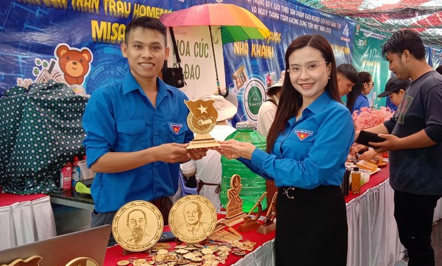 Chị Nguyễn Phạm Duy Trang dự liên hoan tuổi trẻ sáng tạo Cụm Đồng bằng sông Hậu - Ảnh 3.