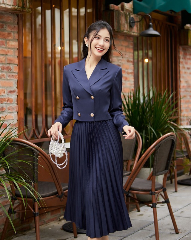 Những mẫu blazer làm nên phong thái lịch thiệp, chuyên nghiệp cho quý cô 30+  - Ảnh 1.