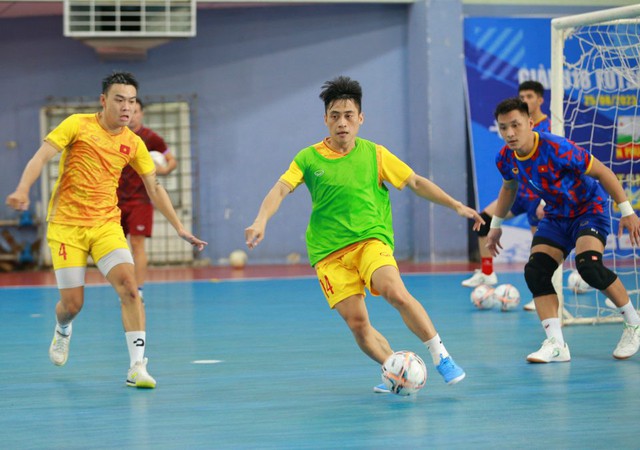 Đội tuyển futsal Việt Nam đối đầu với huyền thoại người Nga - Ảnh 2.