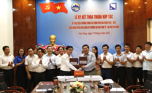 Đà Nẵng: Nhiều quận huyện hợp tác các trường đại học đào tạo cán bộ - Ảnh 2.