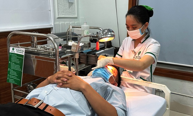 Chỉ 20 ngày, Quảng Nam ghi nhận gần 42.000 ca đau mắt đỏ - Ảnh 1.