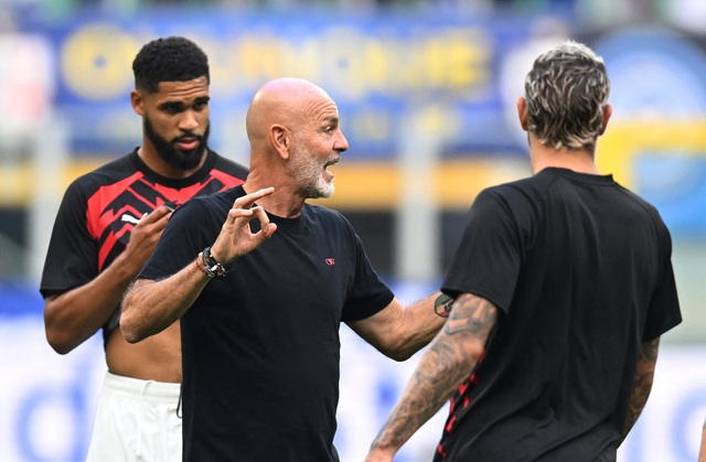 AC Milan thua đậm Inter Milan, HLV Stefano Pioli vẫn từ chối xin lỗi CĐV - Ảnh 3.