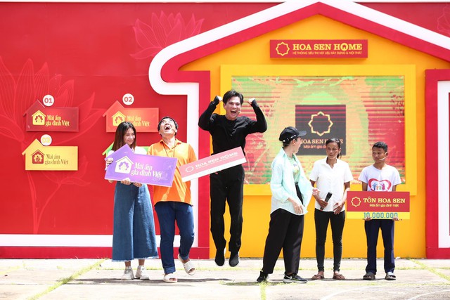Lâm Hùng gặp sự cố trong show thực tế, bỏ tiền túi tặng trẻ mồ côi - Ảnh 3. Lâm Hùng gặp sự cố trong show thực tế, bỏ tiền túi tặng trẻ mồ côi - Ảnh 3.