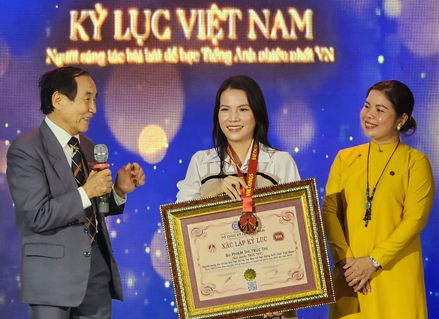 Người sáng tác bài hát để dạy và học tiếng Anh nhiều nhất Việt Nam - Ảnh 1.