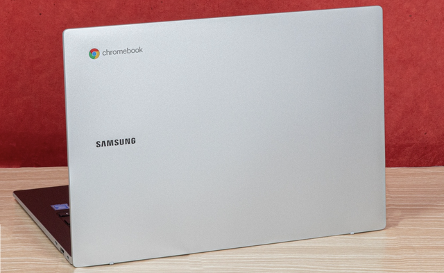 Khám phá mẫu laptop hỗ trợ học tập Samsung Galaxy Chromebook Go - Ảnh 1.