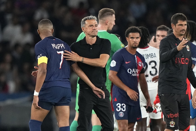 HLV Luis Enrique sớm nhận sức ép bị sa thải sau thất bại của PSG - Ảnh 1.