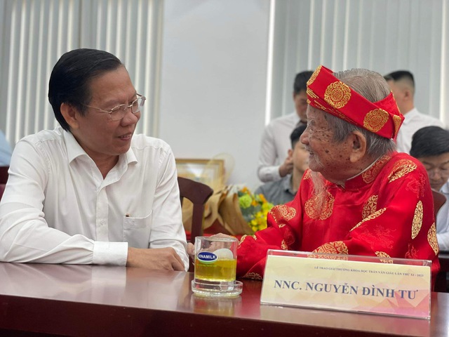 Nhà nghiên cứu 103 tuổi nhận Giải thưởng Trần Văn Giàu lần thứ 11 - Ảnh 3.