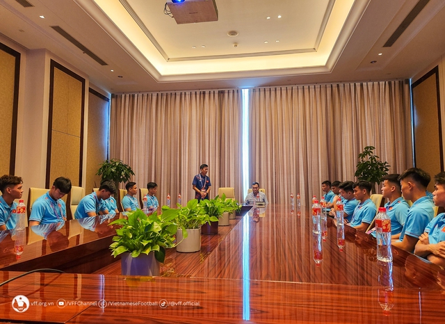 Chủ tịch VFF động viên Olympic Việt Nam, HLV Hoàng Anh Tuấn nêu khó khăn ở ASIAD - Ảnh 3.