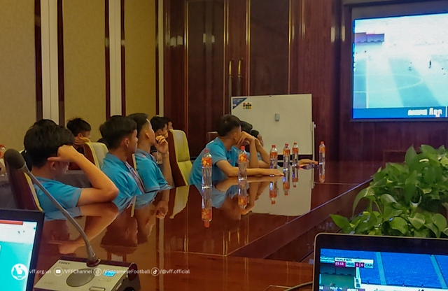 Chủ tịch VFF động viên Olympic Việt Nam, HLV Hoàng Anh Tuấn nêu khó khăn ở ASIAD - Ảnh 5.