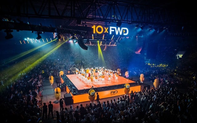 FWD đánh dấu 10 năm truyền cảm hứng 'sống đầy' với đại nhạc hội ấn tượng  - Ảnh 2.