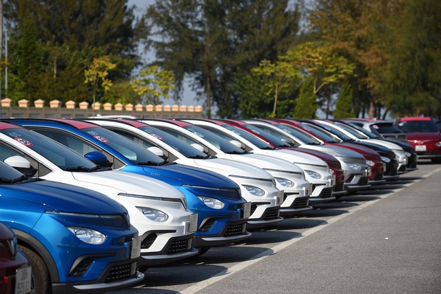 SUV đô thị: Toyota Corolla Cross ‘bùng nổ’ trong tháng Ngâu, VinFast bất ngờ ‘ém’ doanh số - Ảnh 3.