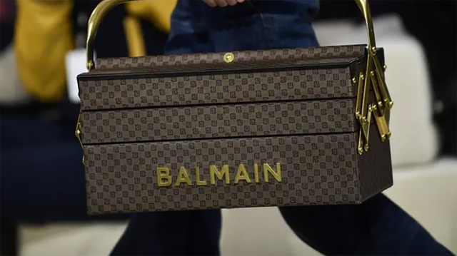 Bộ sưu tập Balmain bị cướp trước buổi trình diễn thời trang Paris - Ảnh 1.