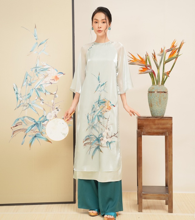 Thu Hà Nội và những tà áo dài mang nét đẹp truyền thống đan xen hiện đại - Ảnh 7.