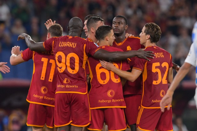 HLV Mourinho kêu gọi sự ổn định sau chiến thắng ‘7 sao’ của AS Roma - Ảnh 2.