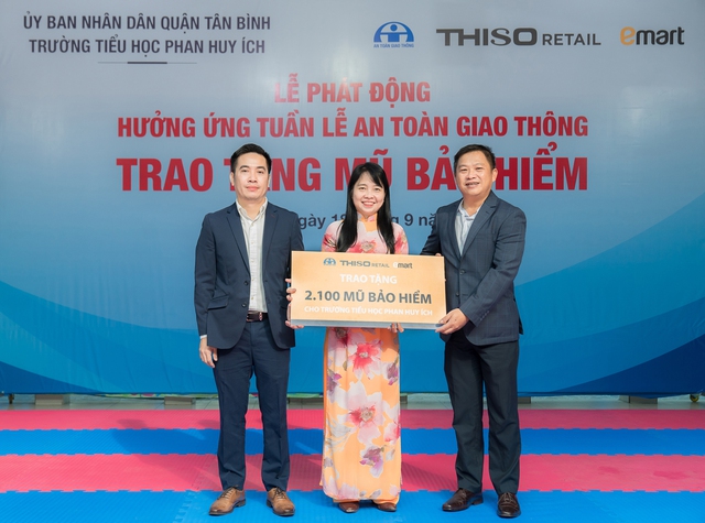 THISO Retail trao 6.500 mũ bảo hiểm đạt chuẩn cho học sinh quận Gò Vấp, Tân Bình - Ảnh 4.