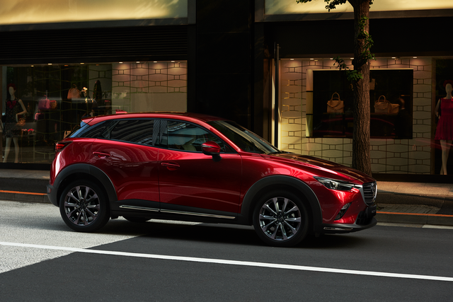 Mazda CX-30 ưu đãi giá mới tương đương 50% lệ phí trước bạ - Ảnh 2.