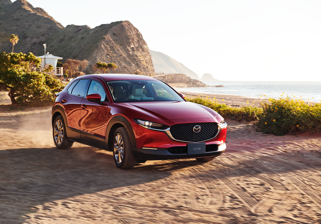 Mazda CX-30 ưu đãi giá mới tương đương 50% lệ phí trước bạ - Ảnh 1.