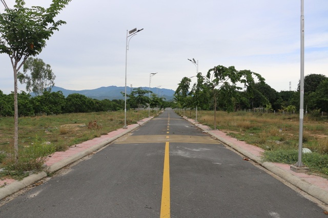 114 khu đất “hiến đất làm đường” ở H.Cam Lâm được cho phép tồn tại - Ảnh 2. 114 khu đất “hiến đất làm đường” ở H.Cam Lâm được cho phép tồn tại - Ảnh 2.
