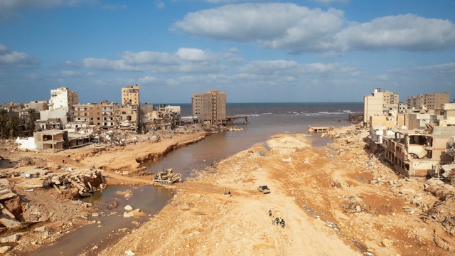Biểu tình tại Libya sau thảm họa lũ quét, liên lạc đột ngột bị cắt  - Ảnh 2.