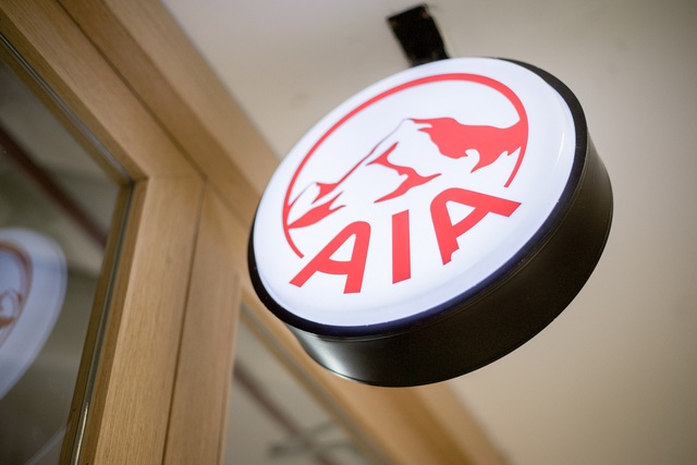 AIA chi trả hơn 4,3 tỉ đồng quyền lợi bảo hiểm cho khách hàng trong vụ cháy - Ảnh 1.