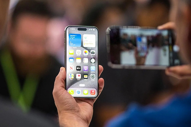 Apple trấn an các nhà đầu tư trước sự trỗi dậy của Huawei - Ảnh 1. Apple trấn an các nhà đầu tư trước sự trỗi dậy của Huawei - Ảnh 1.