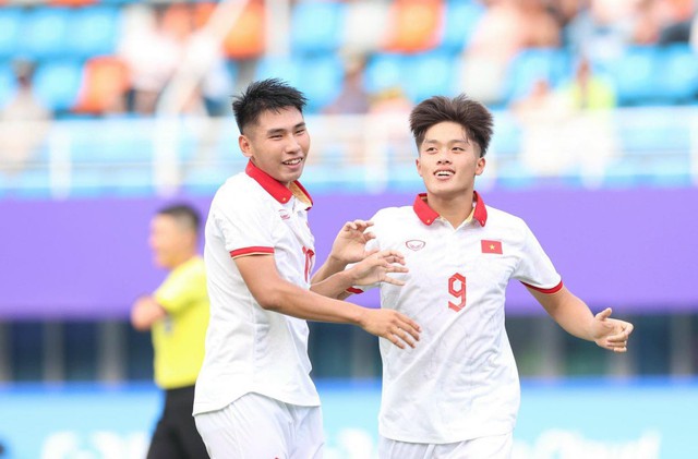 Olympic Việt Nam khởi đầu ấn tượng ở ASIAD 19  - Ảnh 3.