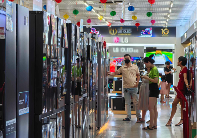 Thị trường điện máy gia dụng đầy lạc quan mùa cuối năm - Ảnh 1. Thị trường điện máy gia dụng đầy lạc quan mùa cuối năm - Ảnh 1.