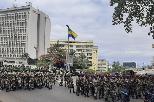 Gabon mở cửa biên giới trở lại sau đảo chính - Ảnh 1.