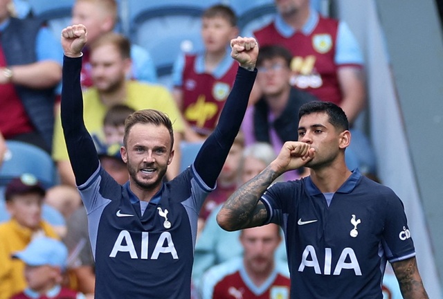 Ngoại hạng Anh: Tottenham đại thắng Burnley, Chelsea thua trận ngay trên sân nhà - Ảnh 2.