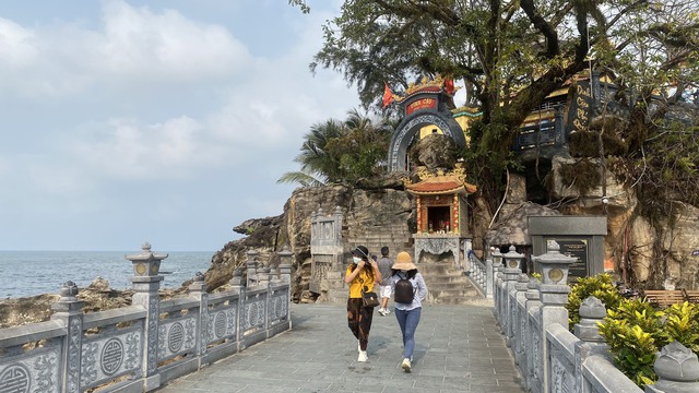 Du lịch khó, có phải chỉ do giá vé máy bay? - Ảnh 1. Du lịch khó, có phải chỉ do giá vé máy bay? - Ảnh 1.