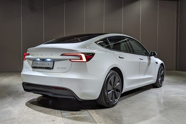 Tesla Model 3 cải tiến ngoại hình, nâng phạm vi hoạt động lên 677 km - Ảnh 2.