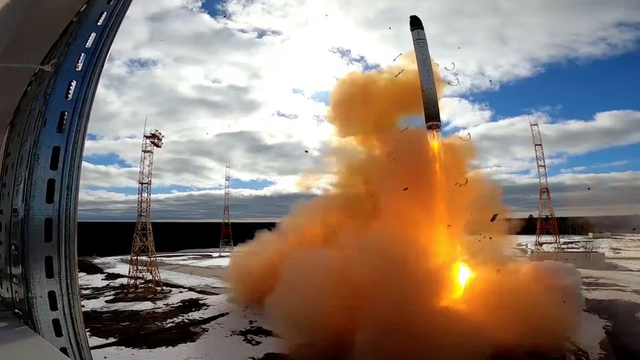 Tên lửa đạn đạo xuyên lục địa Sarmat nhận nhiệm vụ chiến đấu ở Nga - Ảnh 1.