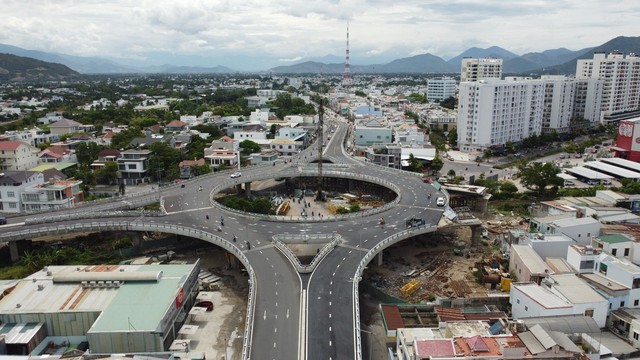 Chính thức thông xe nút giao ngàn tỉ ở TP.Nha Trang - Ảnh 1.