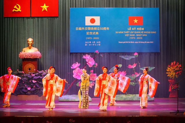 Quan hệ Việt - Nhật bước vào giai đoạn chín muồi - Ảnh 3. Quan hệ Việt - Nhật bước vào giai đoạn chín muồi - Ảnh 3.
