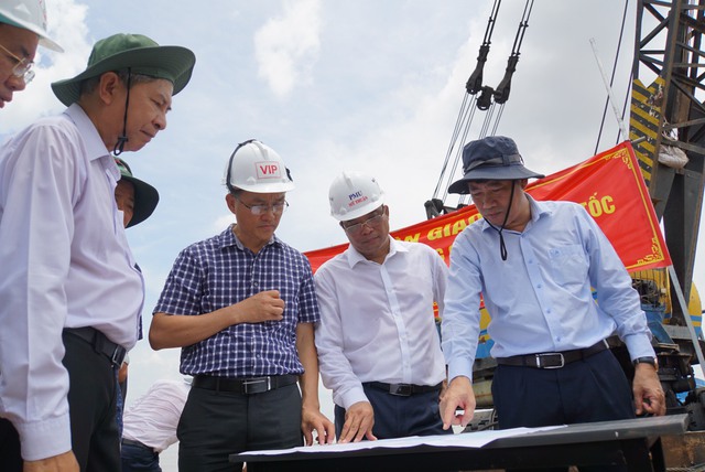 Giải 'cơn khát' cát cho cao tốc Cần Thơ - Cà Mau - Ảnh 2. Giải 'cơn khát' cát cho cao tốc Cần Thơ - Cà Mau - Ảnh 2.