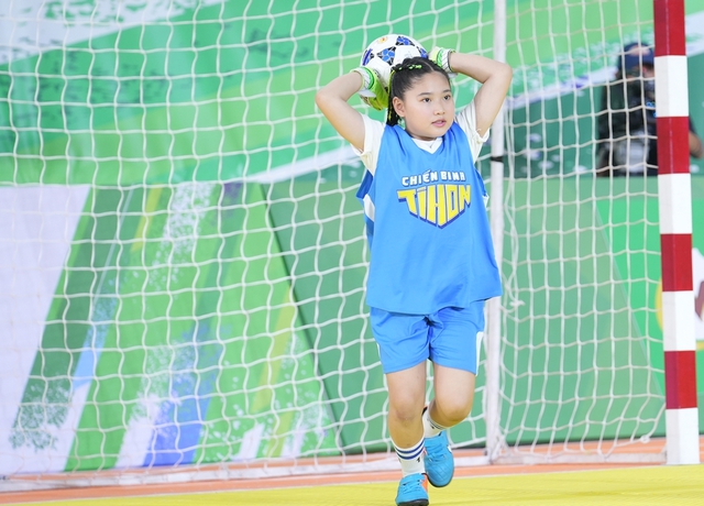 Danh thủ Hồng Sơn tự hào khi con gái là thủ môn xuất sắc - Ảnh 4.