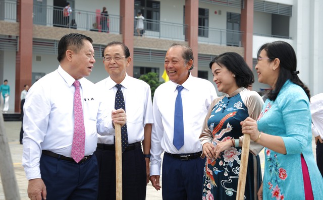 Trưởng ban Tuyên giáo Trung ương: ‘Việc học ở ĐH không dừng lại ở những bài giảng’ - Ảnh 1.