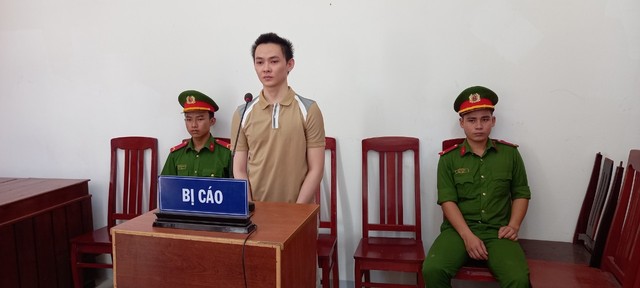  Phú Yên: Đâm xe vào CSGT đang làm nhiệm vụ, lãnh án 16 năm tù  - Ảnh 1.
